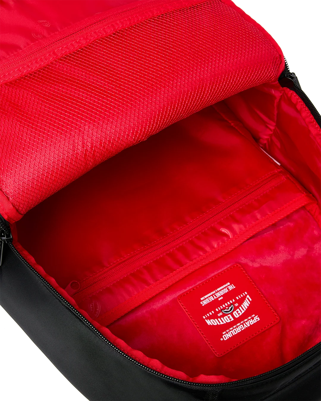 SHARK CENTRAL 2 DARK MODE BACKPACK